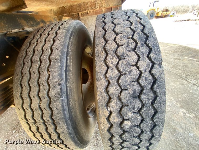 image for item DM2766 1996 GMC TopKick C5500  flatbed truck