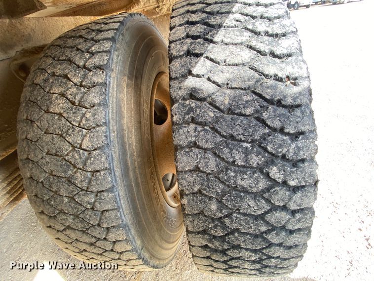 image for item DM2766 1996 GMC TopKick C5500  flatbed truck