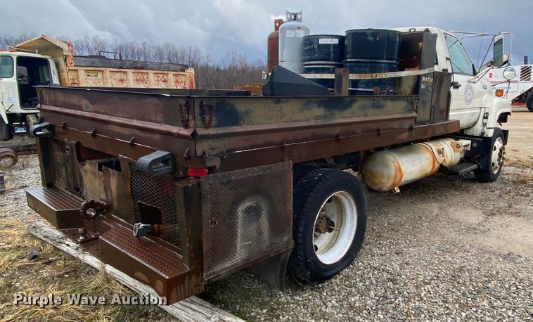 image for item DM2770 1996 GMC TopKick C5500  flatbed pickup truck