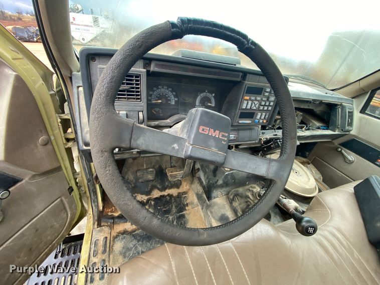 image for item DM2770 1996 GMC TopKick C5500  flatbed pickup truck