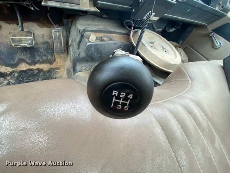 image for item DM2770 1996 GMC TopKick C5500  flatbed pickup truck