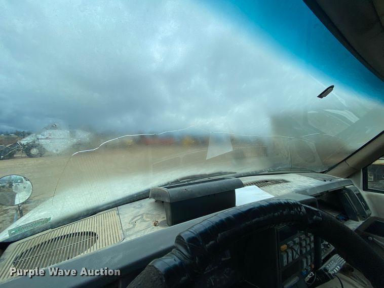 image for item DM2770 1996 GMC TopKick C5500  flatbed pickup truck