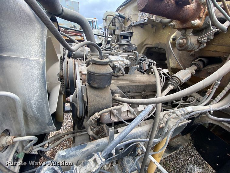 image for item DM2770 1996 GMC TopKick C5500  flatbed pickup truck