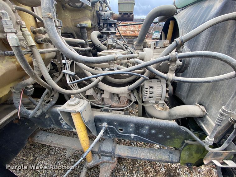 image for item DM2770 1996 GMC TopKick C5500  flatbed pickup truck