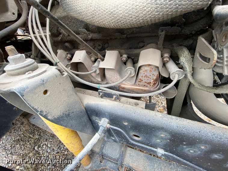 image for item DM2770 1996 GMC TopKick C5500  flatbed pickup truck