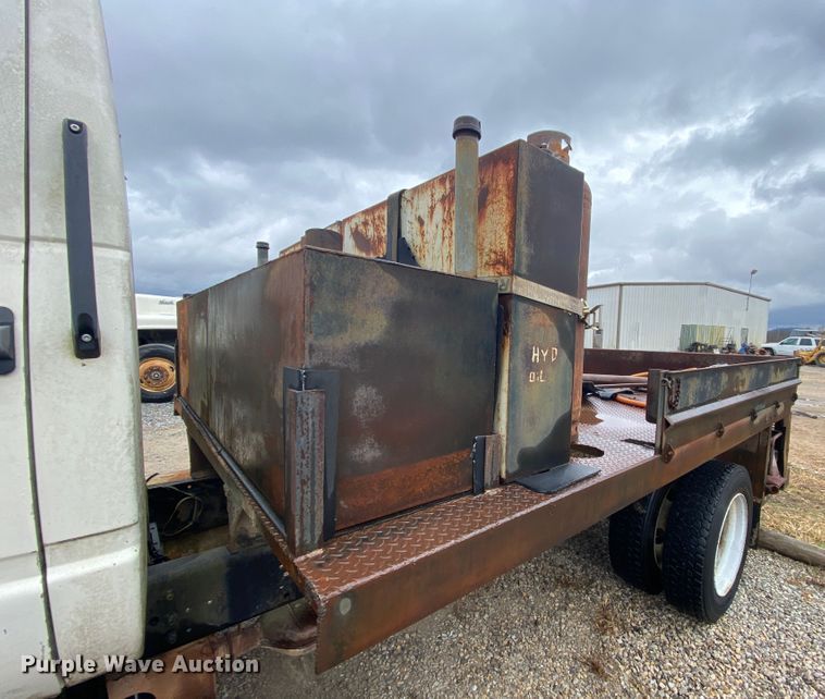 image for item DM2770 1996 GMC TopKick C5500  flatbed pickup truck