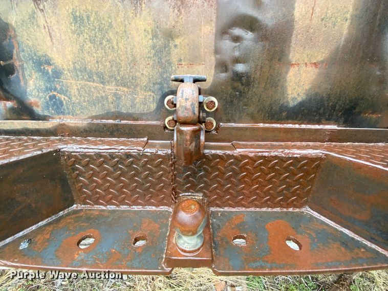 image for item DM2770 1996 GMC TopKick C5500  flatbed pickup truck