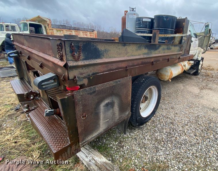 image for item DM2770 1996 GMC TopKick C5500  flatbed pickup truck