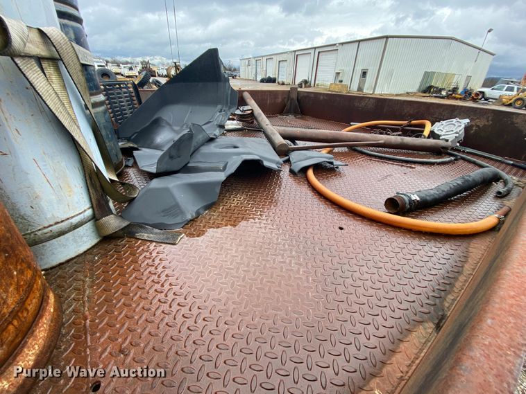 image for item DM2770 1996 GMC TopKick C5500  flatbed pickup truck