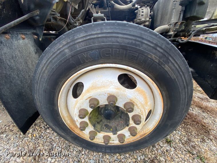 image for item DM2770 1996 GMC TopKick C5500  flatbed pickup truck