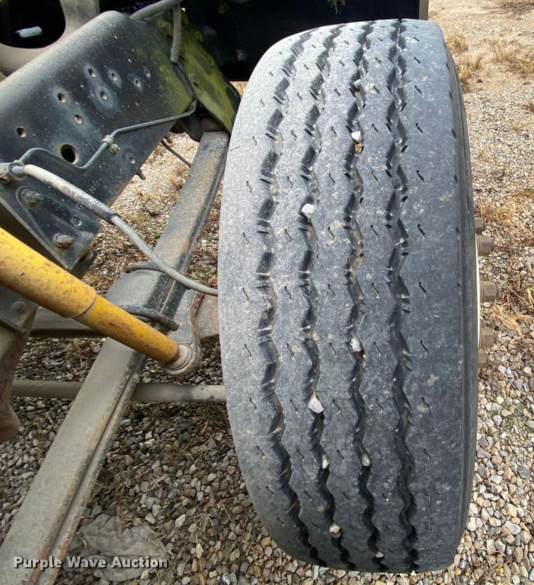 image for item DM2770 1996 GMC TopKick C5500  flatbed pickup truck