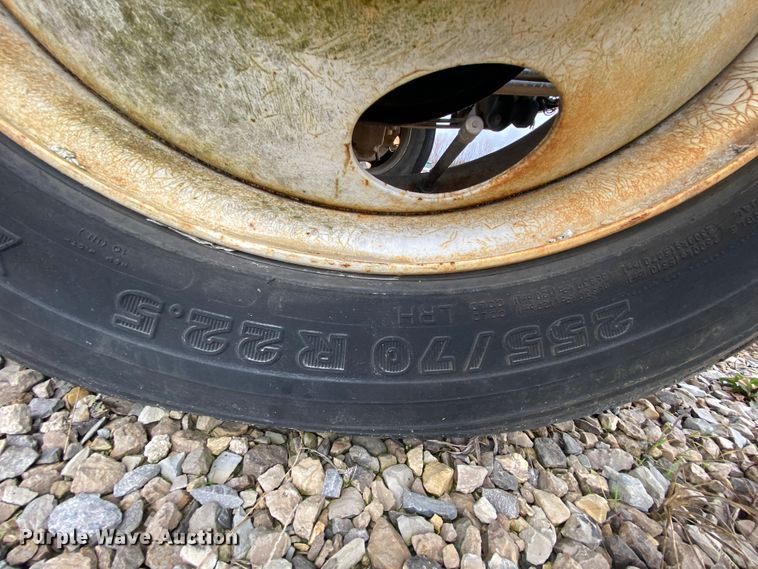 image for item DM2770 1996 GMC TopKick C5500  flatbed pickup truck