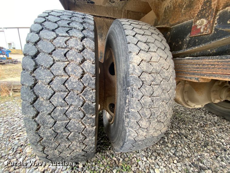 image for item DM2770 1996 GMC TopKick C5500  flatbed pickup truck