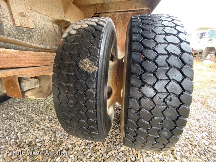 image for item DM2770 1996 GMC TopKick C5500  flatbed pickup truck