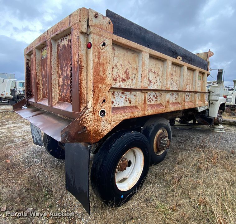 image for item DM2771 1986 Mack DM600  dump truck