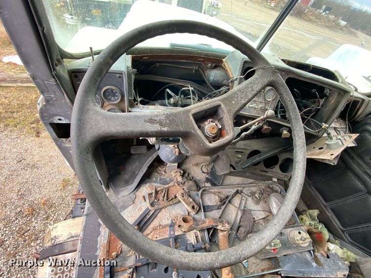 image for item DM2771 1986 Mack DM600  dump truck