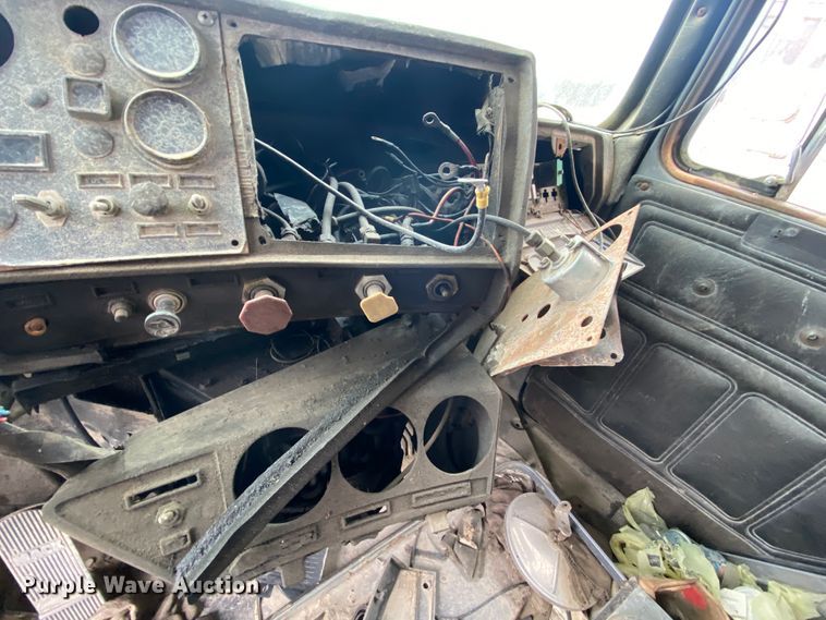 image for item DM2771 1986 Mack DM600  dump truck