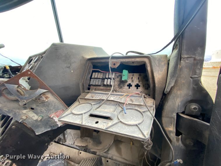 image for item DM2771 1986 Mack DM600  dump truck