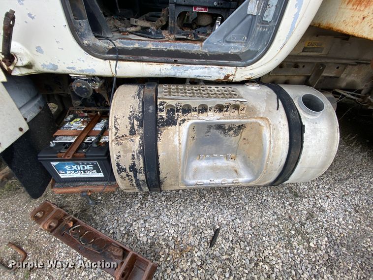 image for item DM2771 1986 Mack DM600  dump truck