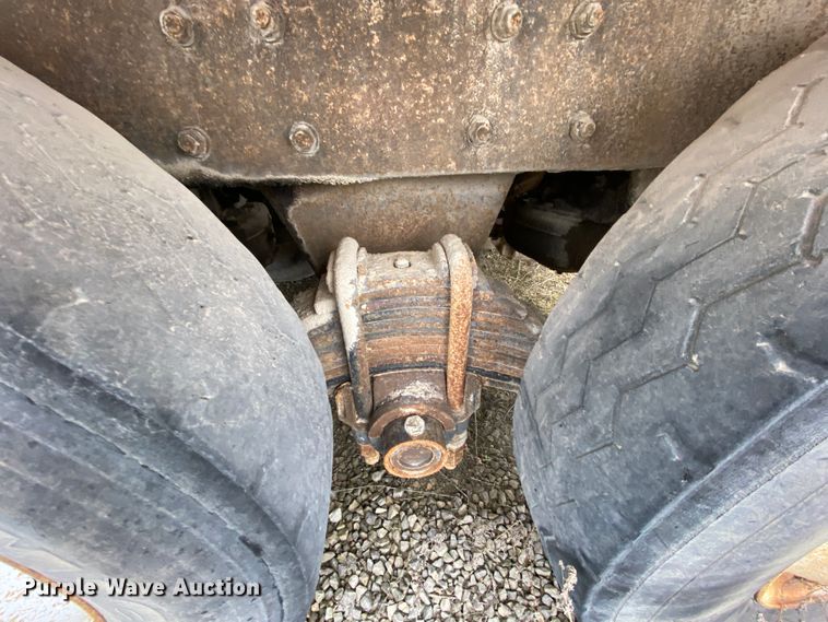 image for item DM2771 1986 Mack DM600  dump truck