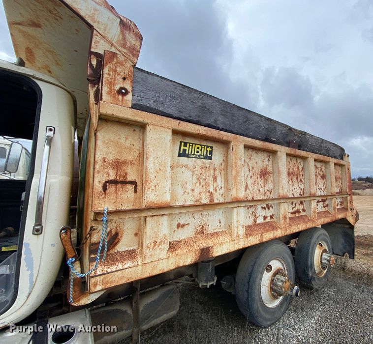 image for item DM2771 1986 Mack DM600  dump truck