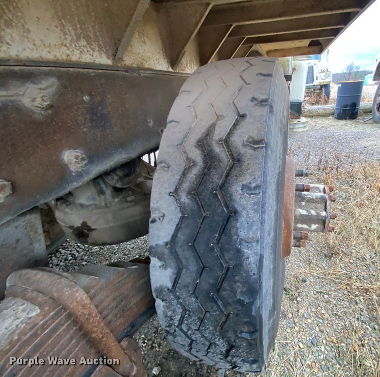 image for item DM2771 1986 Mack DM600  dump truck