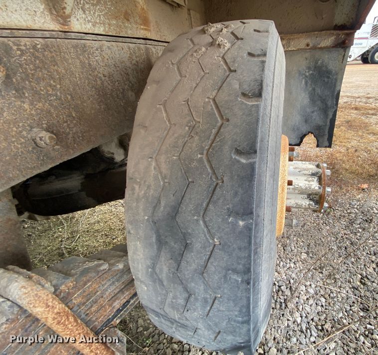 image for item DM2771 1986 Mack DM600  dump truck