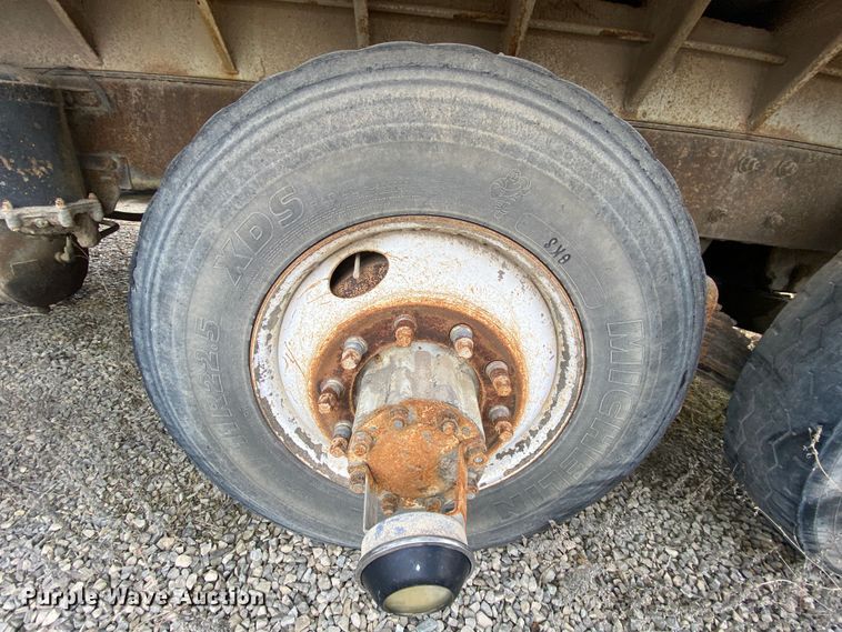 image for item DM2771 1986 Mack DM600  dump truck