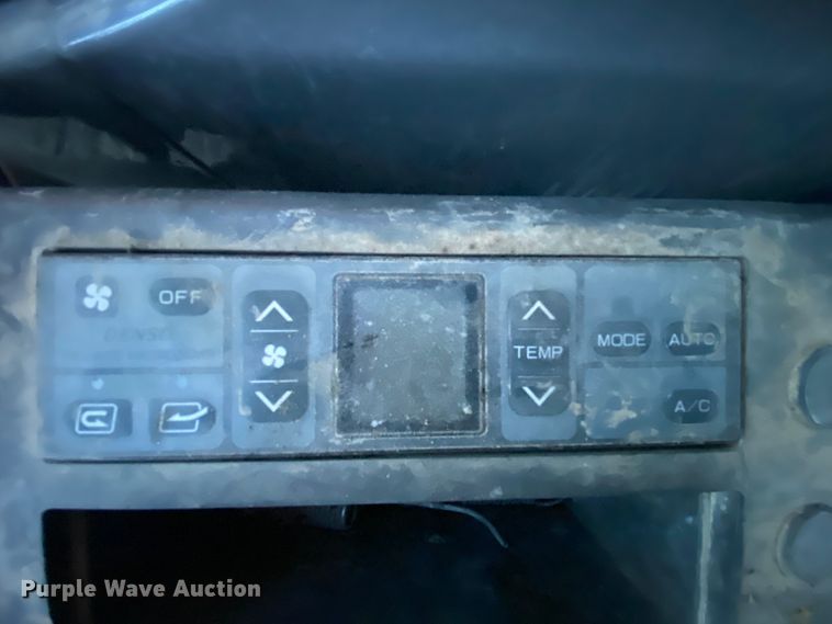 image for item DM2773 2005 Hitachi Zaxis 600LC  excavator