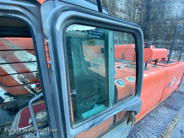 image for item DM2773 2005 Hitachi Zaxis 600LC  excavator