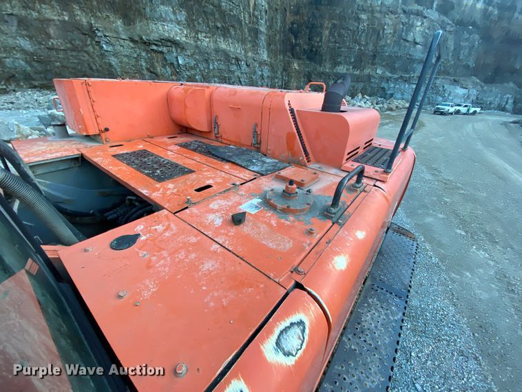 image for item DM2773 2005 Hitachi Zaxis 600LC  excavator