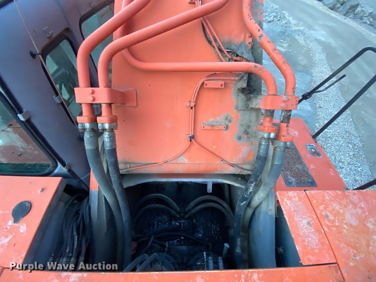 image for item DM2773 2005 Hitachi Zaxis 600LC  excavator