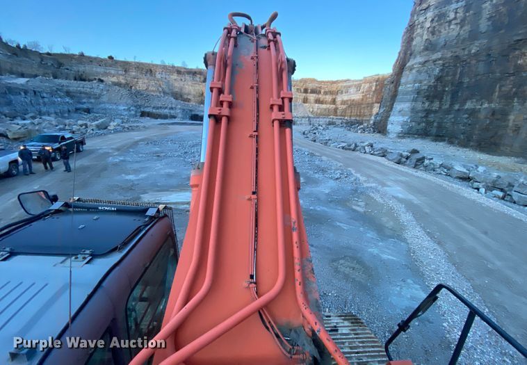 image for item DM2773 2005 Hitachi Zaxis 600LC  excavator