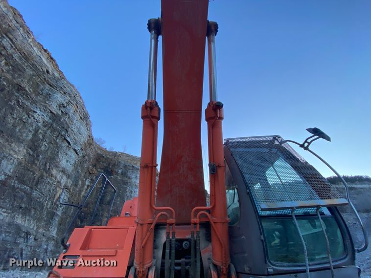 image for item DM2773 2005 Hitachi Zaxis 600LC  excavator