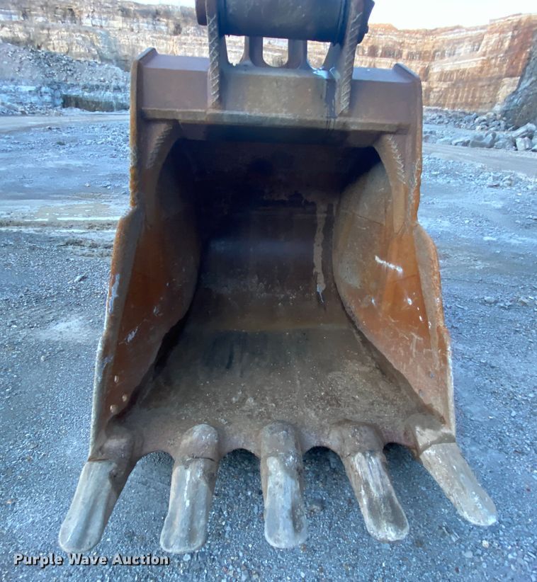 image for item DM2773 2005 Hitachi Zaxis 600LC  excavator