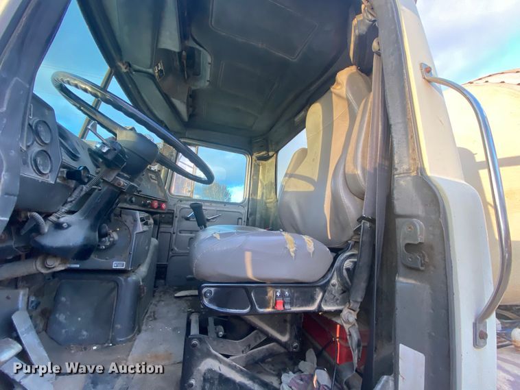 image for item DM2776 1993 Mack DM690S  ready mix truck