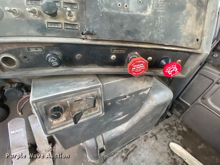 image for item DM2776 1993 Mack DM690S  ready mix truck