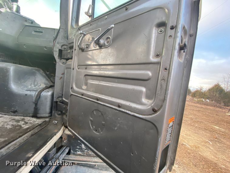 image for item DM2776 1993 Mack DM690S  ready mix truck