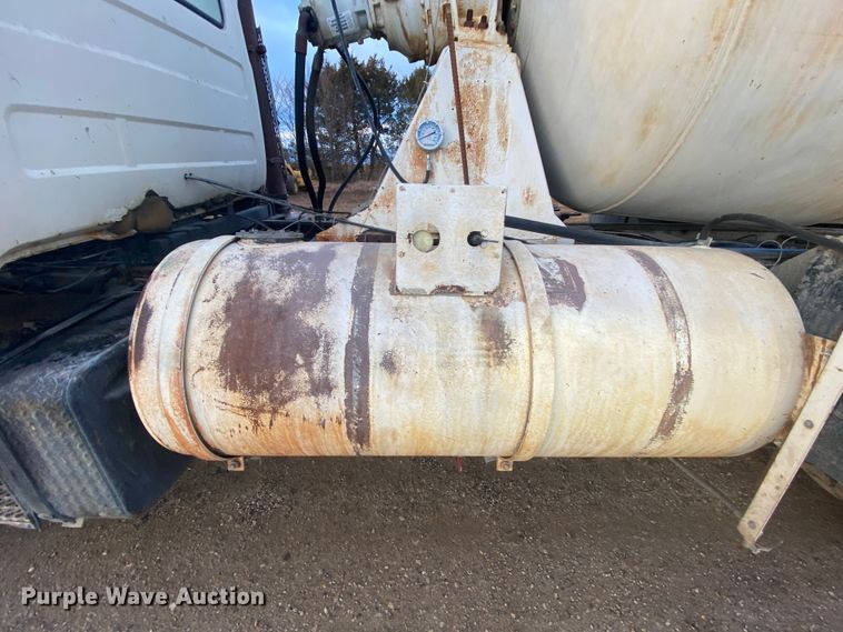 image for item DM2776 1993 Mack DM690S  ready mix truck