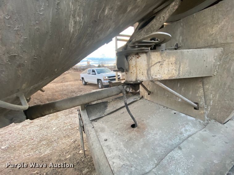 image for item DM2776 1993 Mack DM690S  ready mix truck