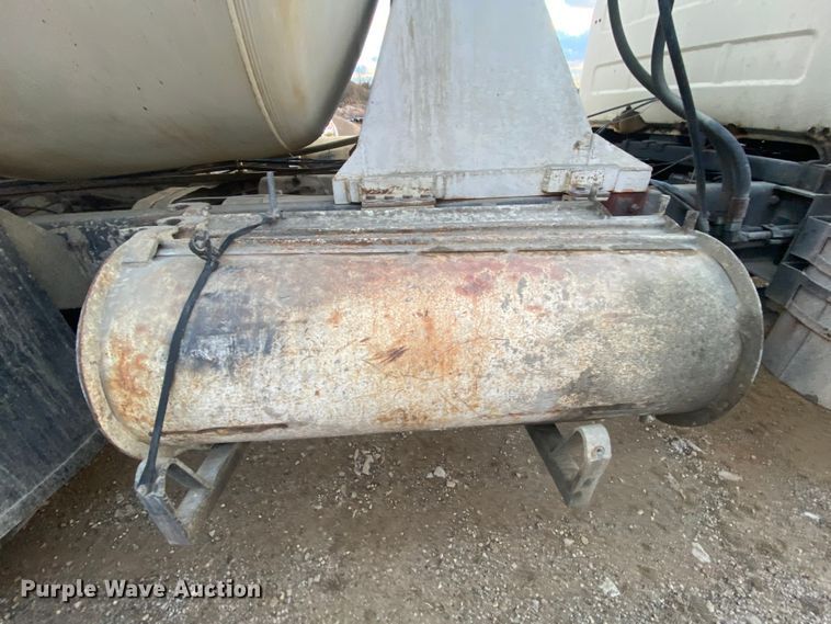 image for item DM2776 1993 Mack DM690S  ready mix truck