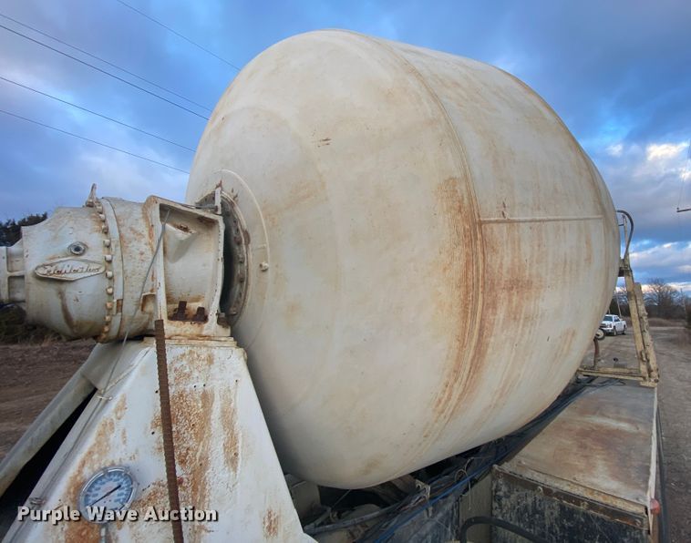 image for item DM2776 1993 Mack DM690S  ready mix truck