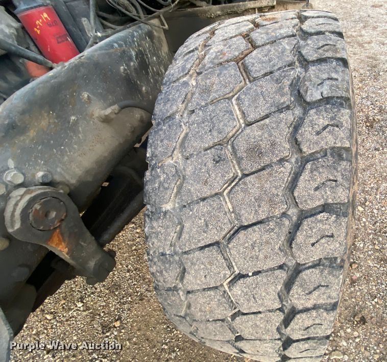 image for item DM2776 1993 Mack DM690S  ready mix truck