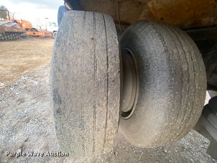 image for item DM2776 1993 Mack DM690S  ready mix truck