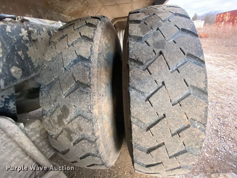 image for item DM2776 1993 Mack DM690S  ready mix truck