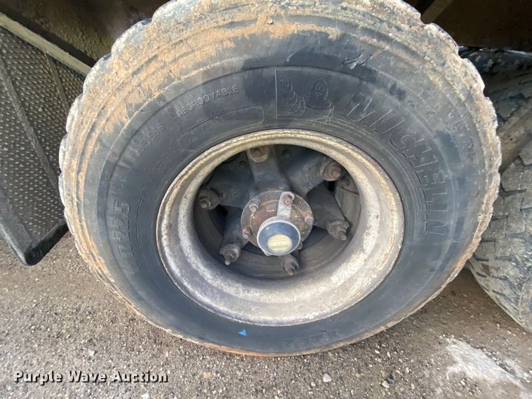 image for item DM2776 1993 Mack DM690S  ready mix truck