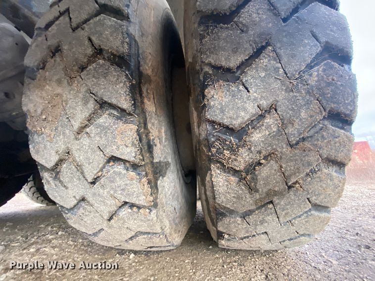 image for item DM2776 1993 Mack DM690S  ready mix truck