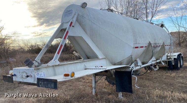 image for item DM2778 1974 Fruehauf pneumatic dry bulk trailer