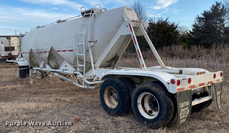 image for item DM2778 1974 Fruehauf pneumatic dry bulk trailer