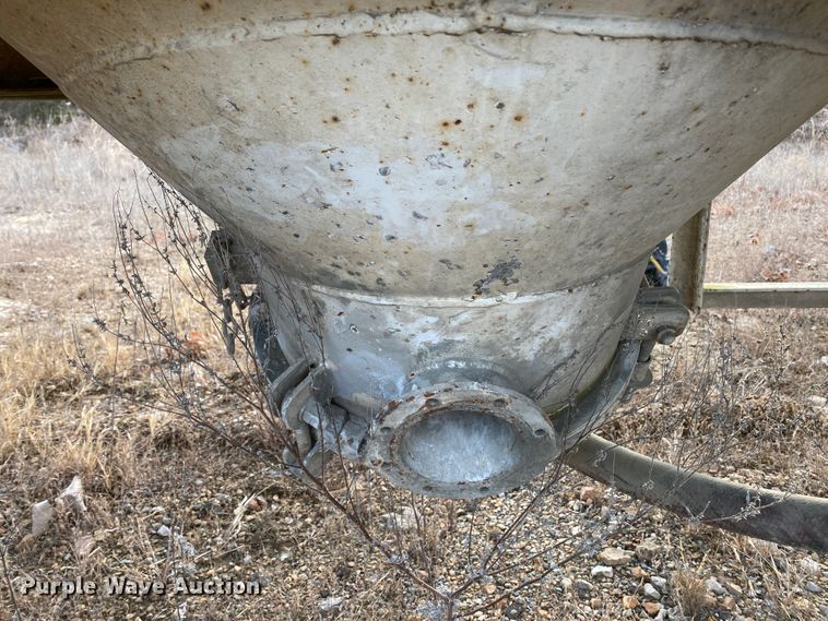 image for item DM2778 1974 Fruehauf pneumatic dry bulk trailer